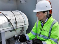 Bild Hafenstaatkontrolleurin bei der Arbeit