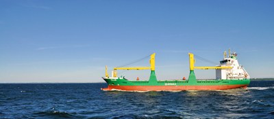 Bild Einflaggungsverfahren © Auf den Schirm, Mike Tamayo www.aufdenschirm.com / Rörd Braren Bereederungs- GmbH & Co. KG www.reedereibraren.de
