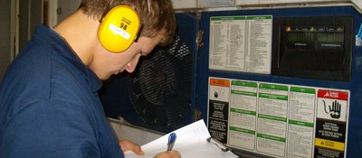 Bild: Kontrollen und Inspektionen © Reederei Hamburg Süd www.hamburgsued.com