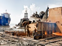 Ship breaking