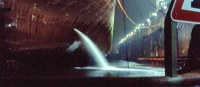 175x400 Ballastwassereinleitug in einem Dock bei Nacht © Stephan Gollasch