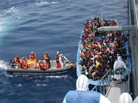 Flüchtlingsrettung (groß)