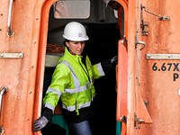 Schwarz im Rettungsboot © dbb / Jan Brenner