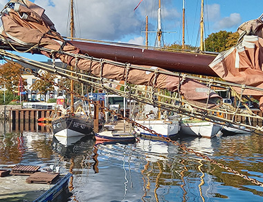 Traditionsschiff im Hafen Eckernförde © Christian Bubenzer