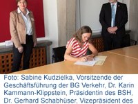 Unterschrift-Cyber-Security-300x200-mit-Namensnennung.jpg