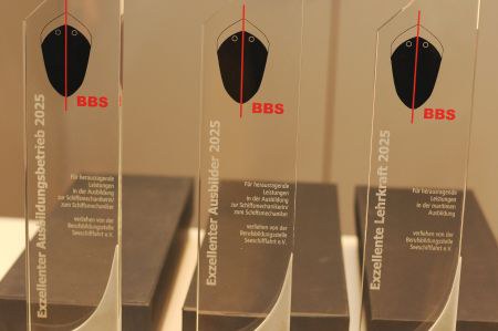 © Berufsbildungsstelle Seeschifffahrt e.V. Preise der Preisverleihung Exzellente Ausbildung der Berufsbildungsstelle Seeschifffahrt e V