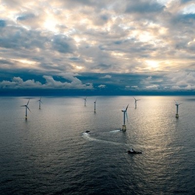 Picture Offshore service vessels © Stiftung Offshore-Windenergie, Doti Matthias Ibeler 2009 www.offshore-stiftung.de