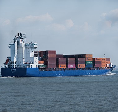 Frachtschiff auf der Elbe bei Cuxhaven © Christian Bubenzer