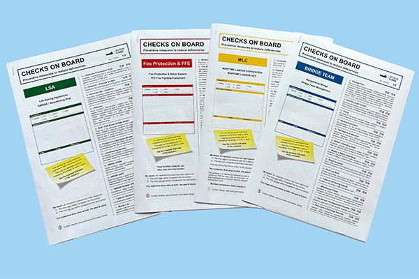 Checks on Board aufgefächert 600x400