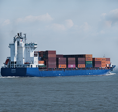 Frachtschiff auf der Elbe bei Cuxhaven © Christian Bubenzer